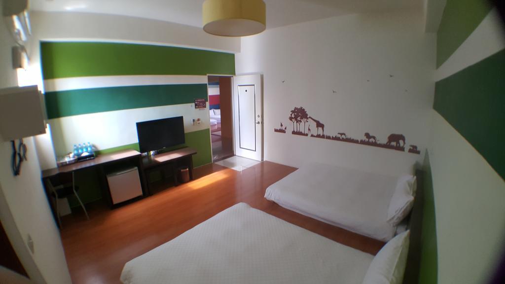 Outdoor Sports Guest House Hualien City Room photo